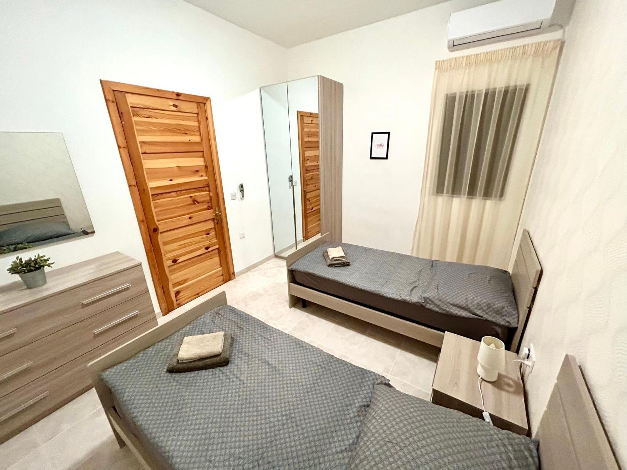 Arzella Apartments Xlendi Stylish Stay Near Beach Local Eats Exterior foto